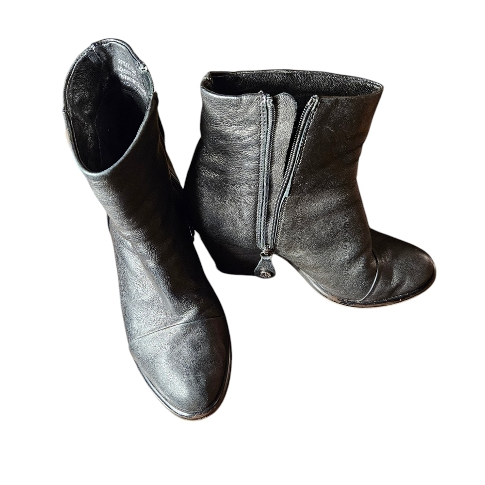 Black leather upper boots made in Italy size 38